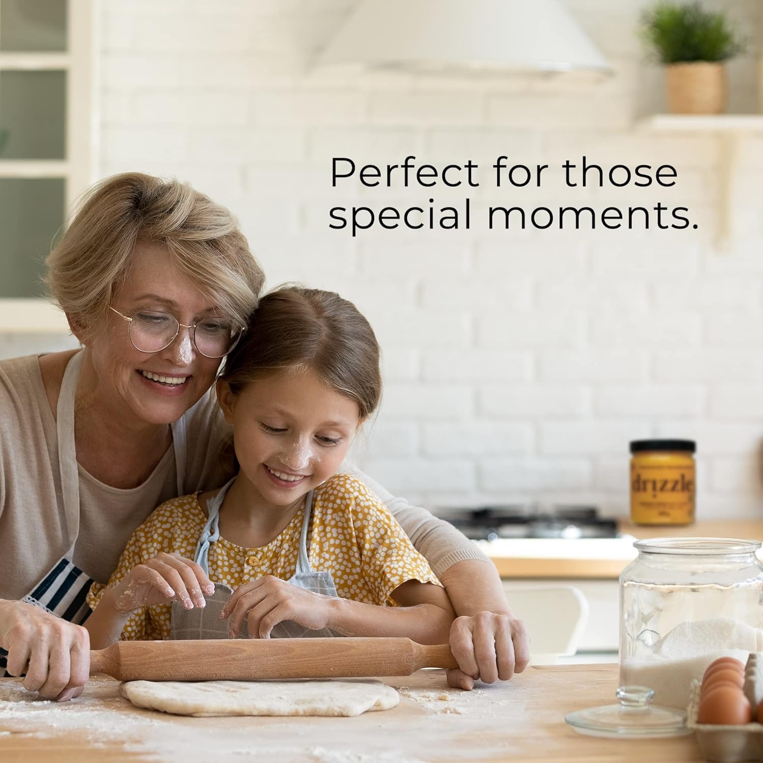 Drizzle Turmeric Gold Raw Honey - All Natural Pure Raw Honey with Organic Turmeric, Unfiltered, Use in Tea, Golden Milk, & Coffee, Sugar Substitute, Certified Kosher - 13.2 oz Jar (375 g) - Image 9