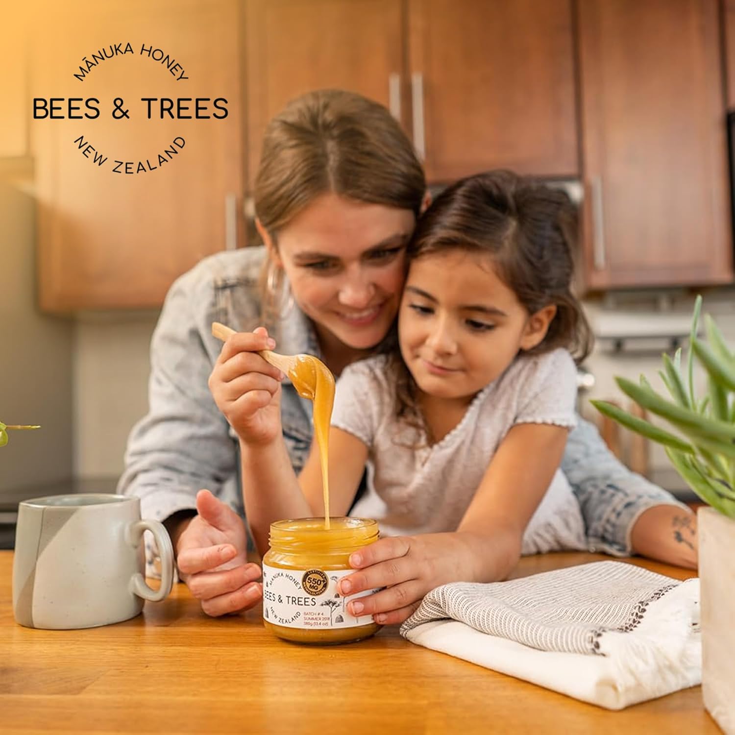 Bees & Trees Manuka Honey 550+ MGO - Raw Pure New Zealand Monofloral Honey – Unpasteurized & Natural Unfiltered Manuka for Tea, Coffee, Dressings, Smoothies & Daily Use – Glass Jar, 380g (13.4oz) - Image 7
